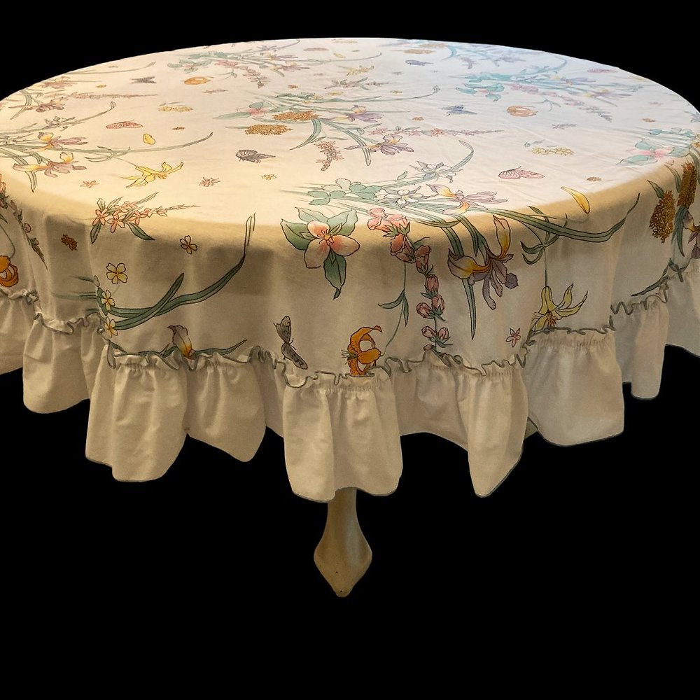1980s Vintage JCPenny Butterfly Round Tablecloth,  Ruffled Flowers and Butterfly